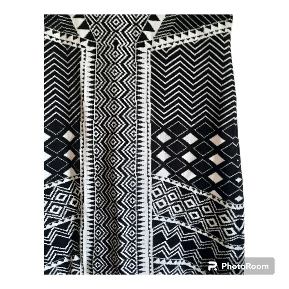 Felicity & Coco Geometric Print Sweater Dress - Picture 3 of 3